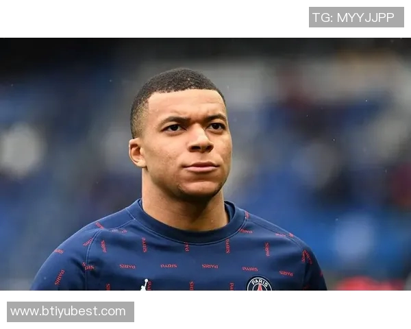 姆巴佩幽默回应对方球迷法语嘲讽称口音太烂引发笑声