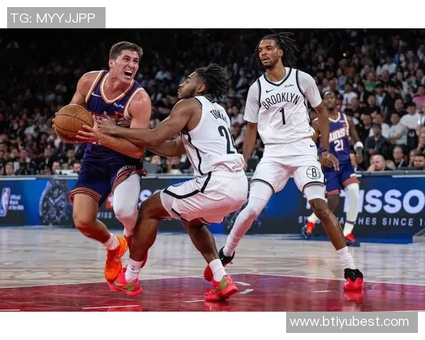 太阳逆转篮网第三节大爆发布克单节狂砍12分助力球队反超17分 太阳逆转篮网第三节大爆发布克单节狂砍12分助力球队反超17分