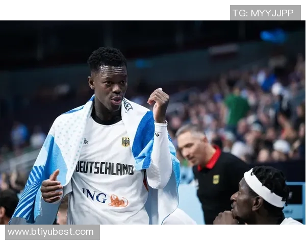 门兴格拉德巴赫宣布施罗德正式担任新任体育总监职务